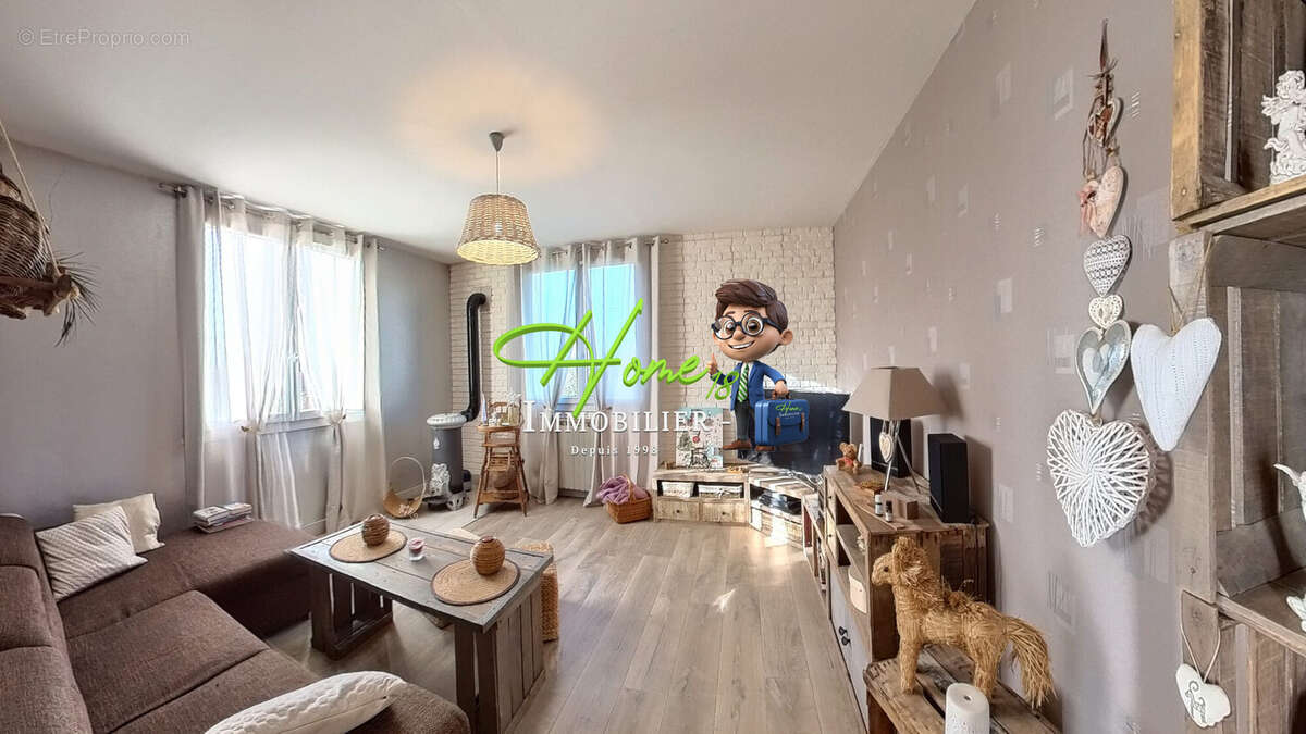 Maison à SAINT-GEORGES-SUR-MOULON