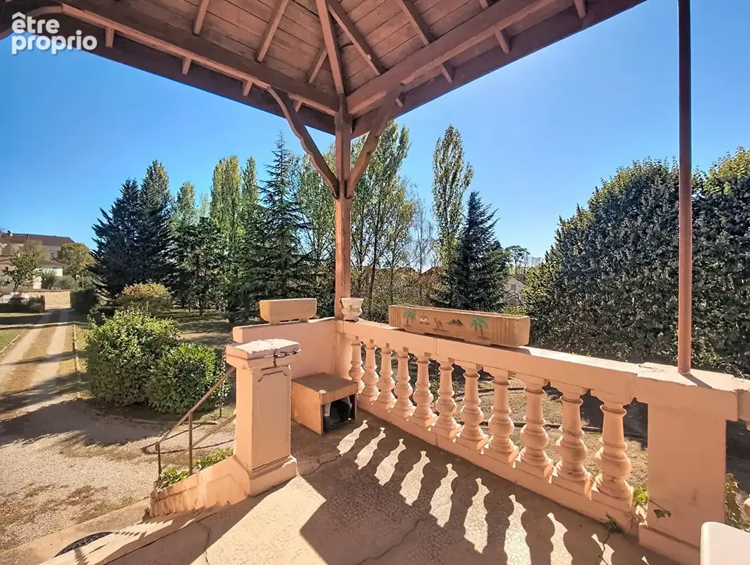 Maison de maître Ceyzeriat 8 pièce(s) 210 m2 Terrain 4166 m2 constructible - photo 2