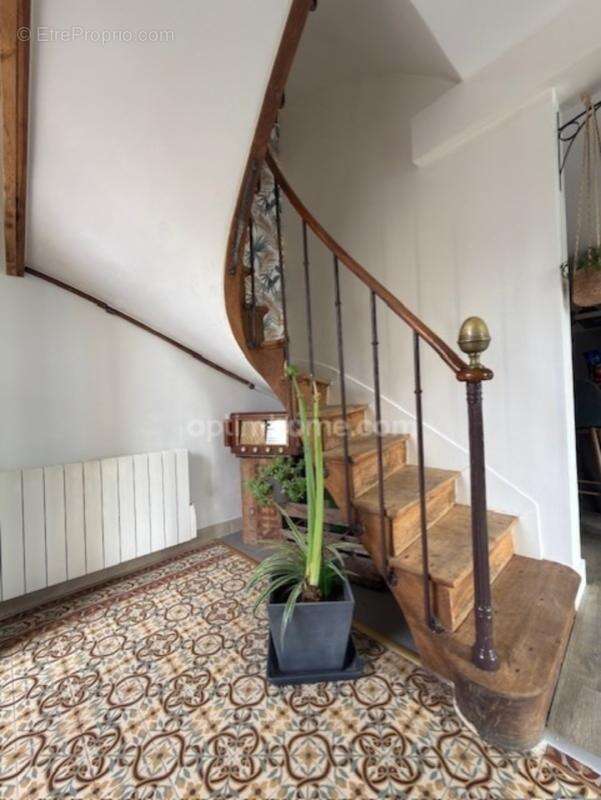 SAINT CYR SOUS DOURDAN. Maison de charme rénovée 120 m² – Suite parentale – Garage – Dépendances – Jardin 424 m² – Terrasse 35 m - photo 11