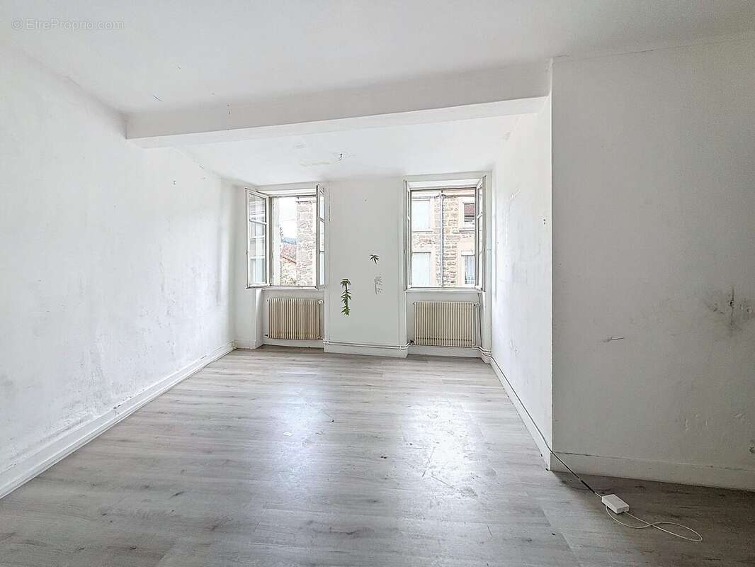 Appartement à VIOLAY