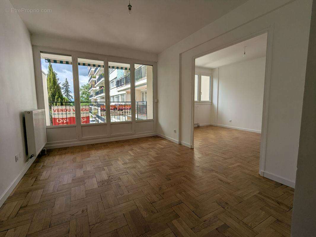 Appartement à SAINTE-FOY-LES-LYON