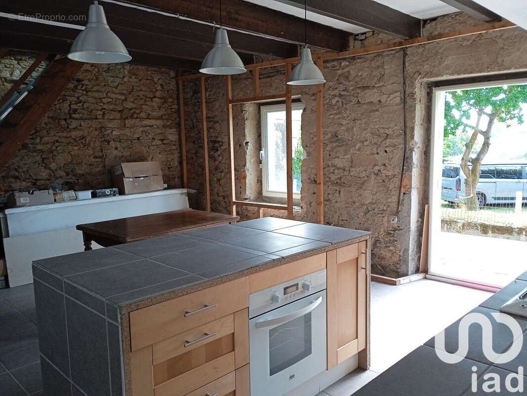 Photo 2 - Maison à LA ROCHE-DERRIEN