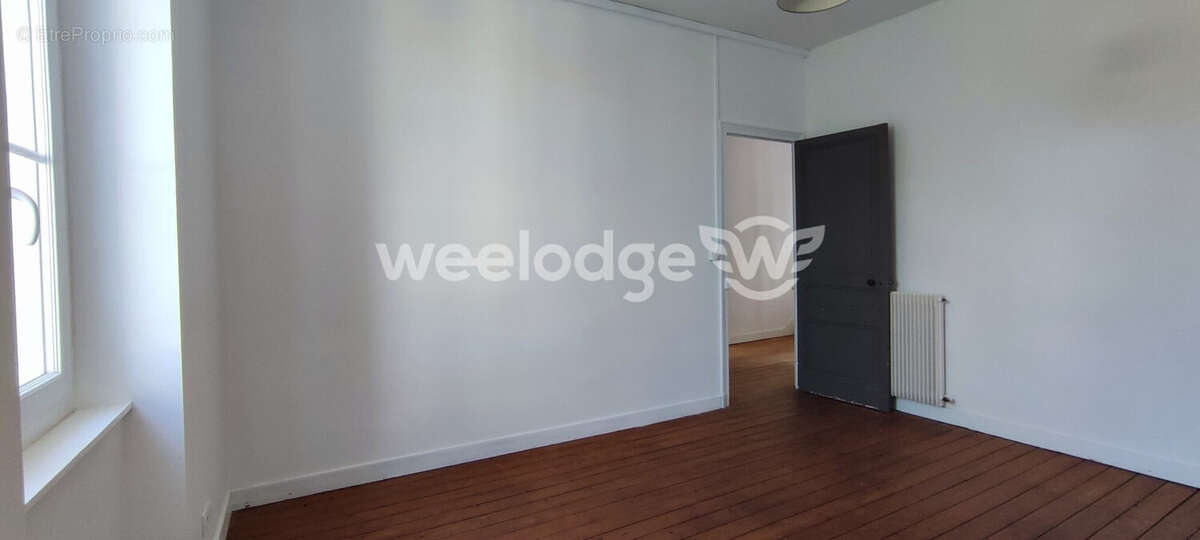 Maison à RUELLE-SUR-TOUVRE