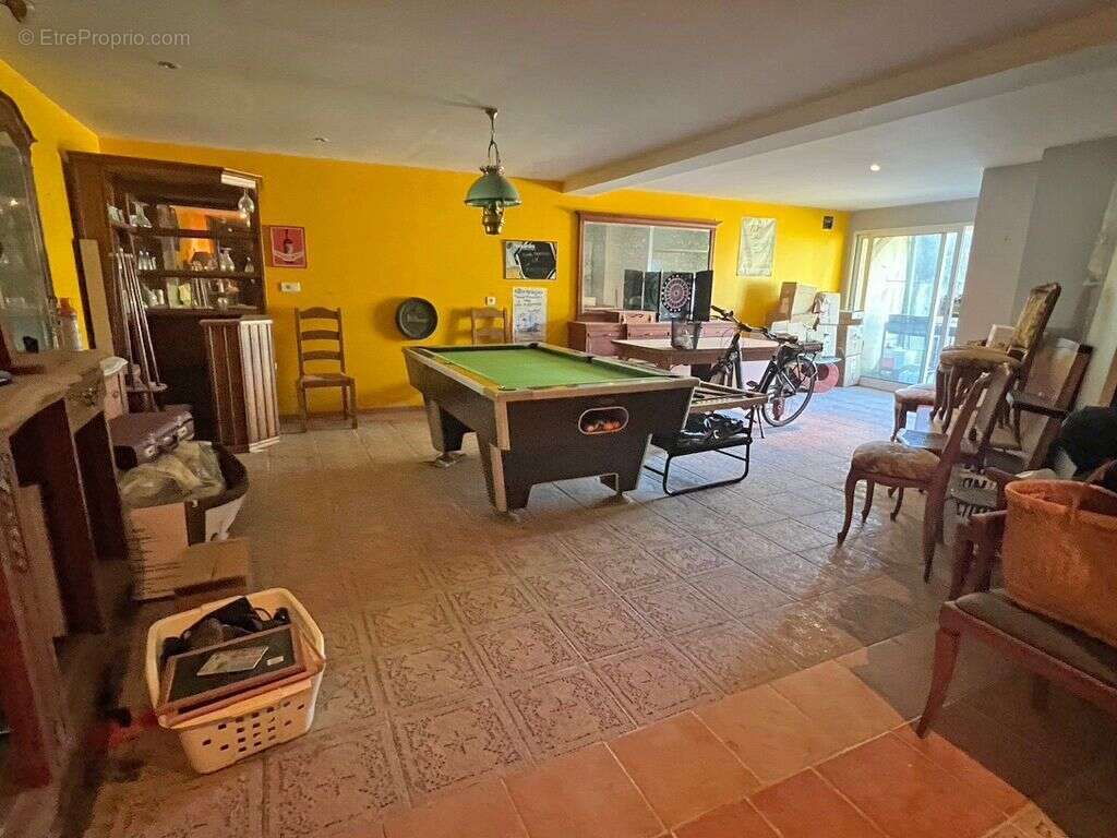 Maison à EGLISE-NEUVE-DE-VERGT