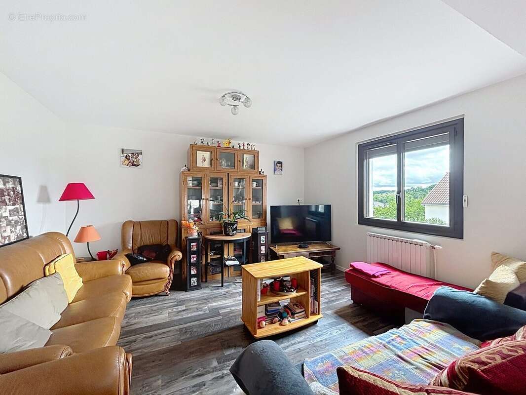 Maison 138 m² à Volvic  - photo 4