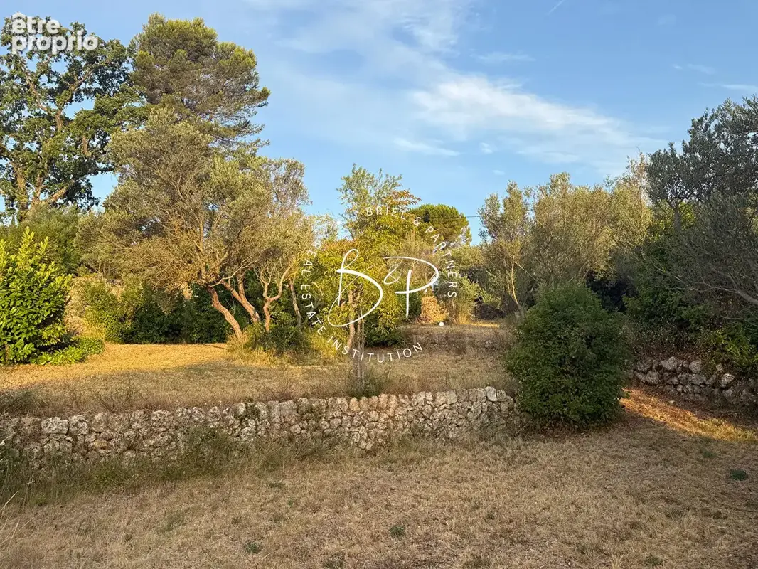 Terrain Lorgues 1200 m2 - photo 11