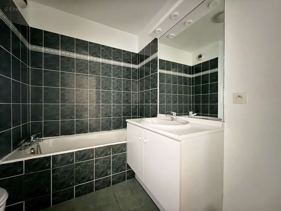 Appartement à COURBEVOIE