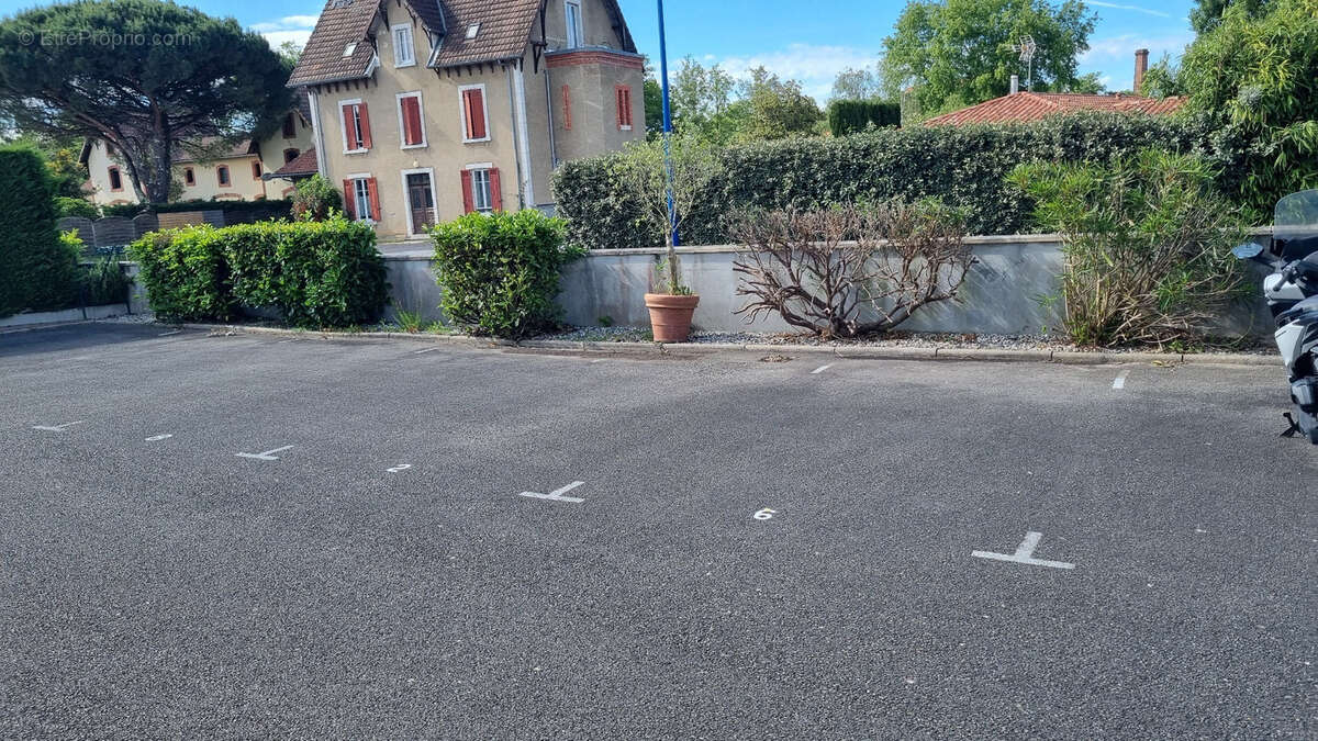 Appartement à MEES
