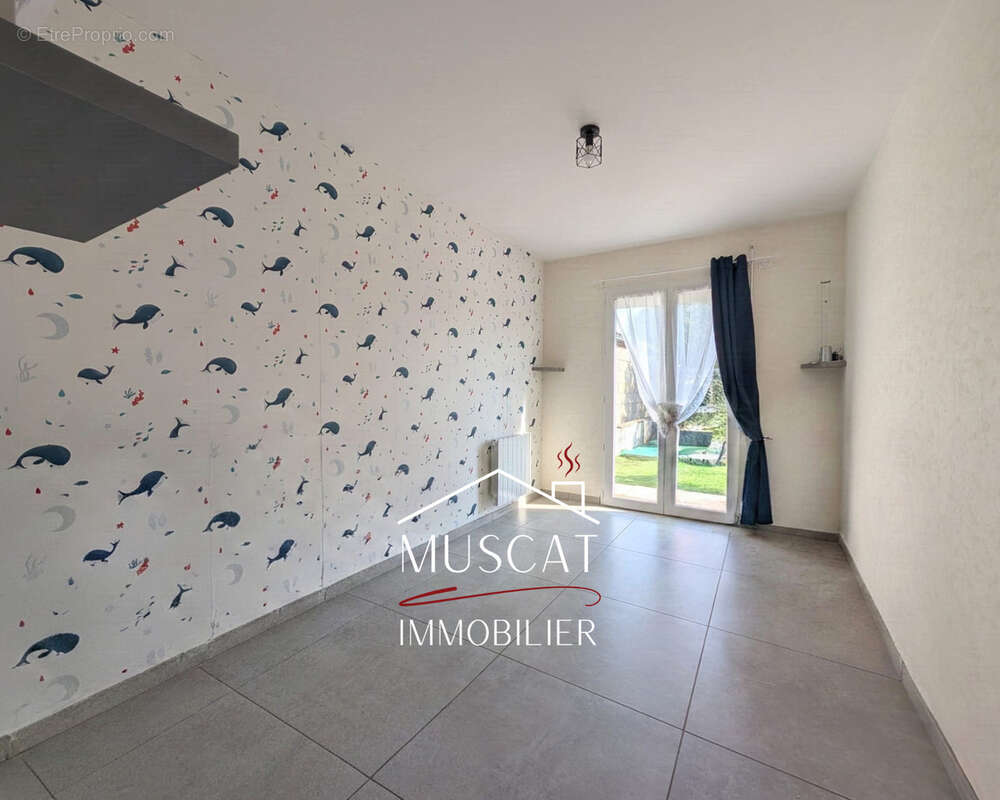 CHASSIEU // Maison - 7 pièces - Appartement indépendant de Type 3 - Garage - Sous sol complet - Jardin - Terra - photo 15