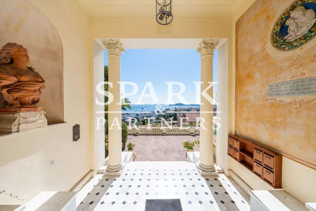 Appartement à BEAULIEU-SUR-MER