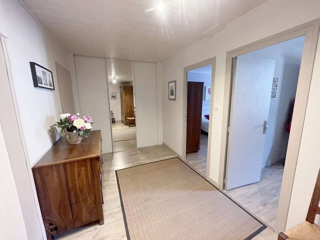 Maison à DESAIGNES