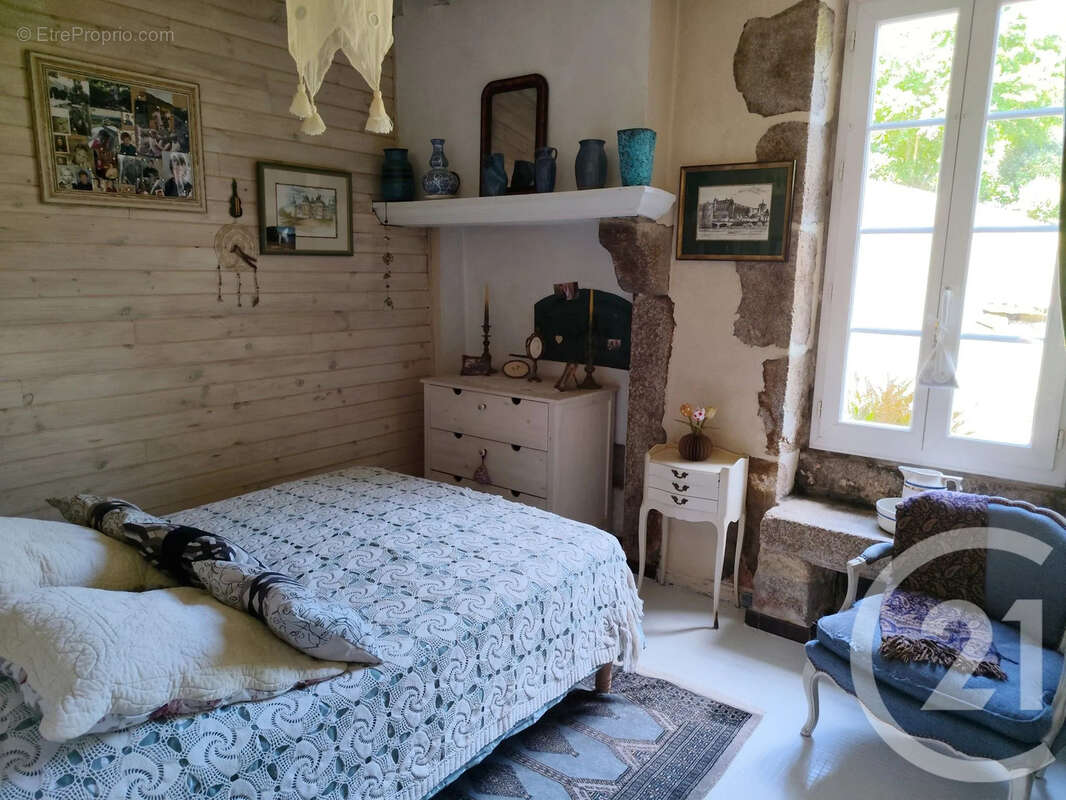 Maison à POUQUES-LORMES