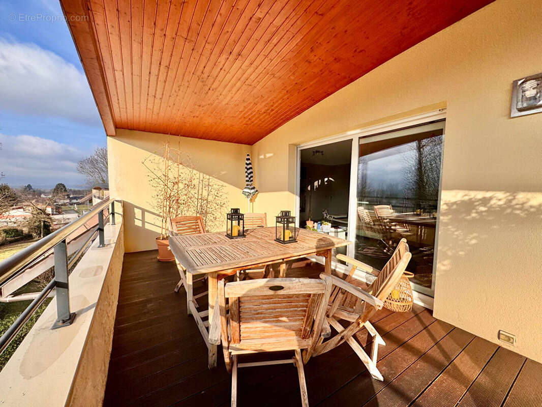 Appartement à VALLEIRY