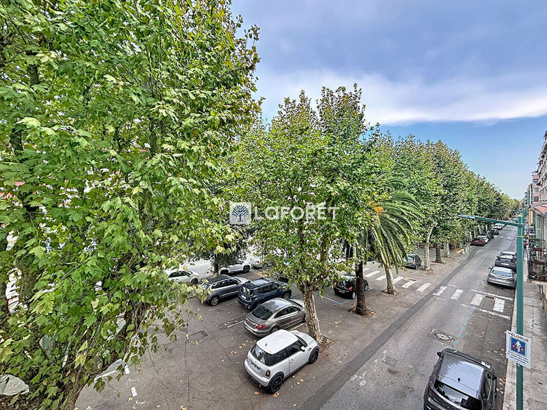 Menton - 2 pieces - terrasse - caves et parking - photo 7