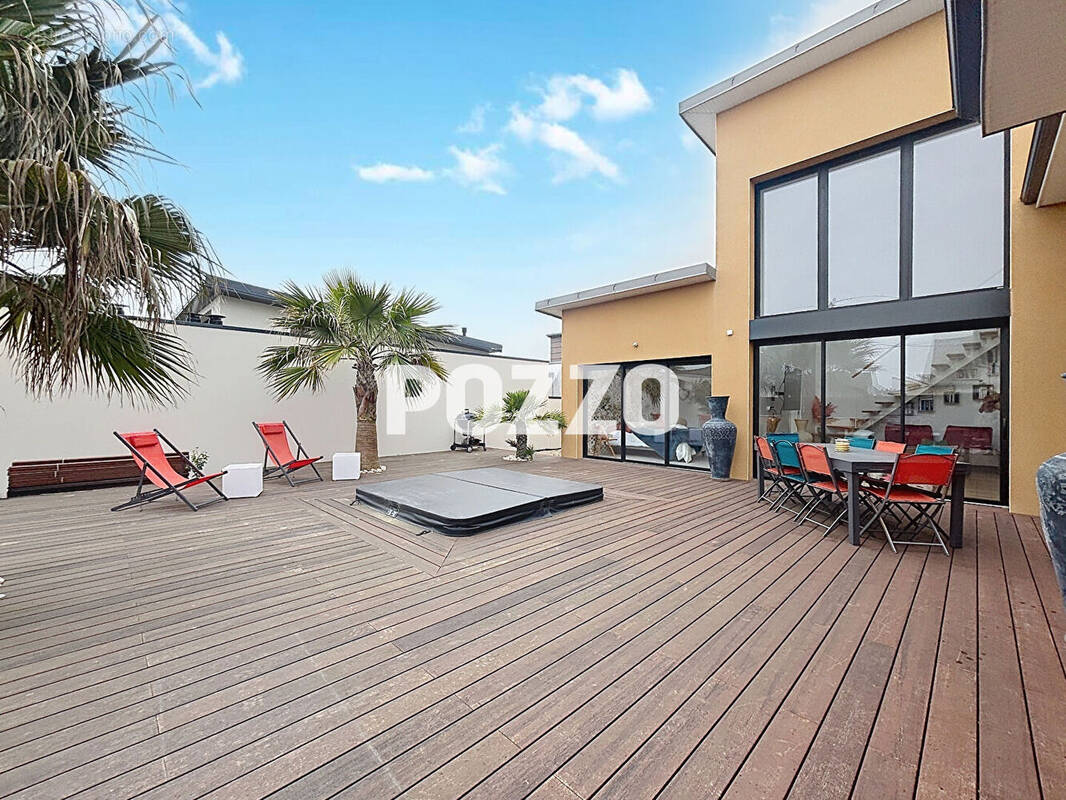 Maison à AGON-COUTAINVILLE