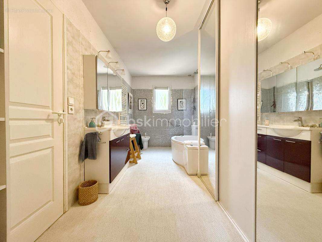 Colombiers – maison t4 de plain-pied – 148 m² – terrain de 999 m² – terrasses – véranda – atelier - photo 9