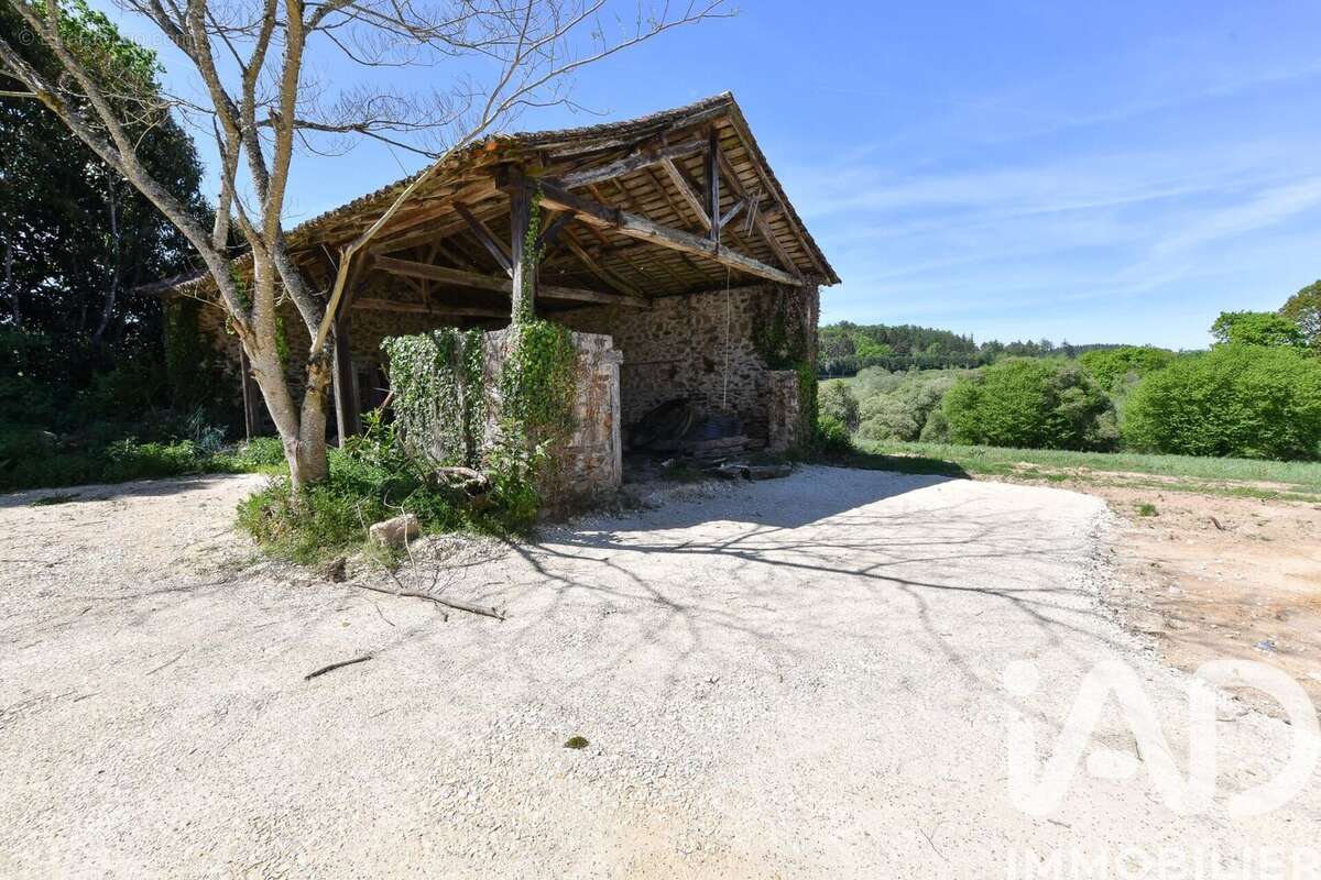 Maison 170 m² à Saint-Pierre-De-Frugie  - photo 3