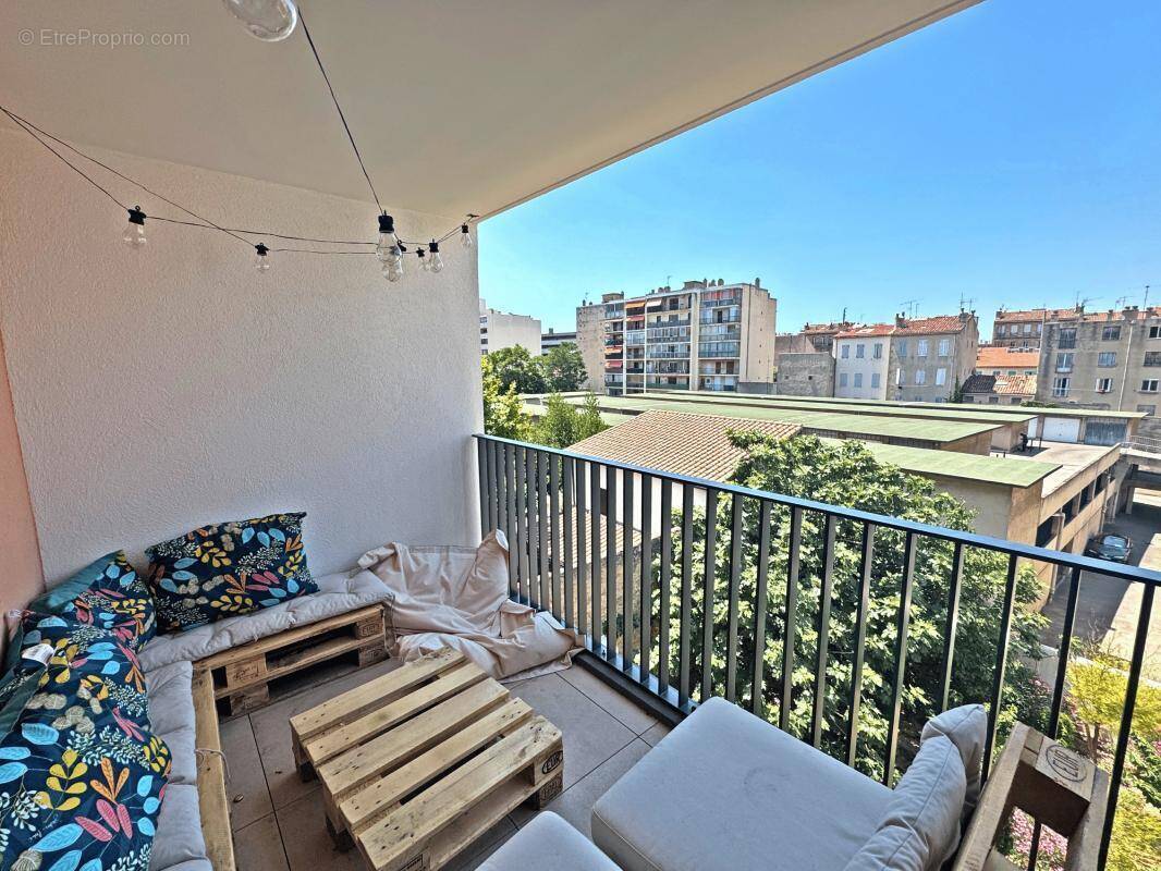 Appartement à MARSEILLE-5E