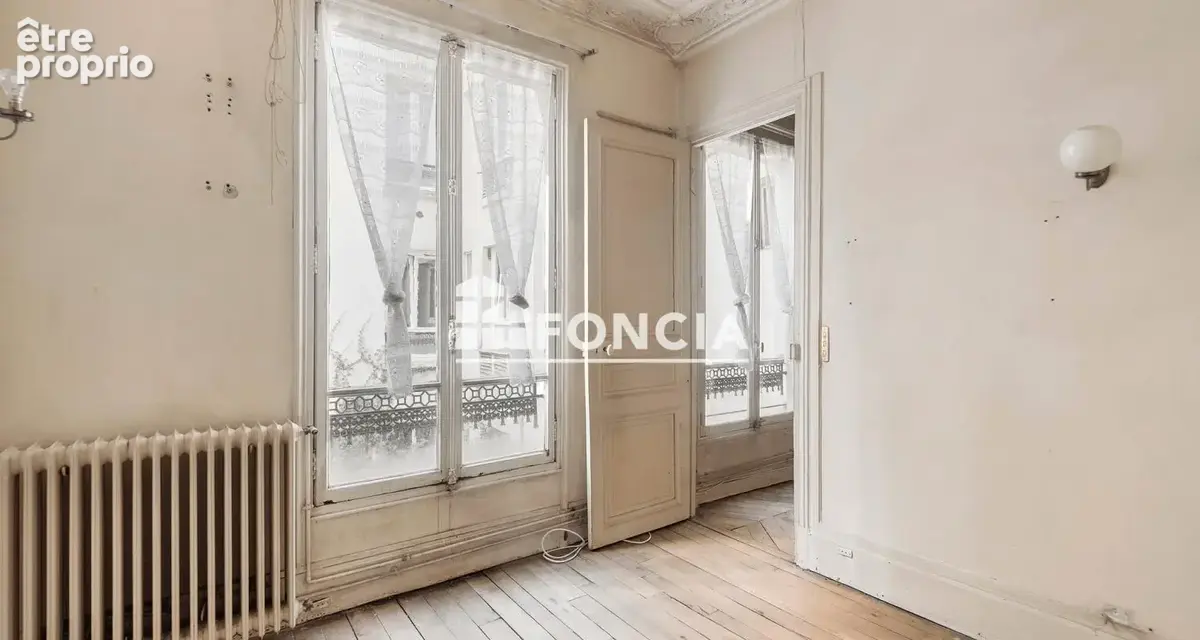Paris Xe - Appartement Haussmannien lumineux et au calme absolu à Rénover - photo 8