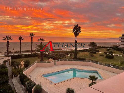 T2 bis -29m2 - terrasse - piscine et vue mer - photo 11