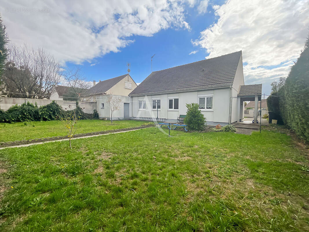 Maison à VERNEUIL-L&#039;ETANG