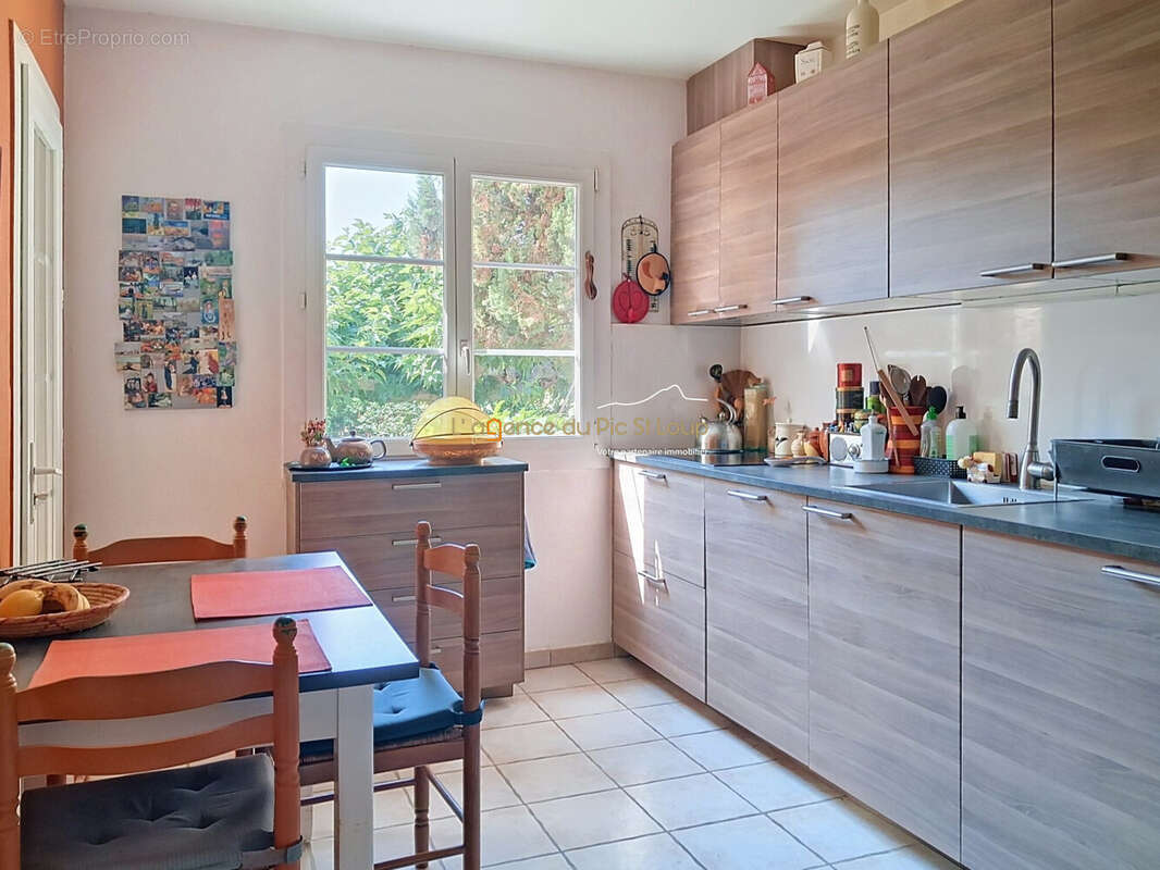 Maison 160 m² à Saint-Gely-Du-Fesc  - photo 2
