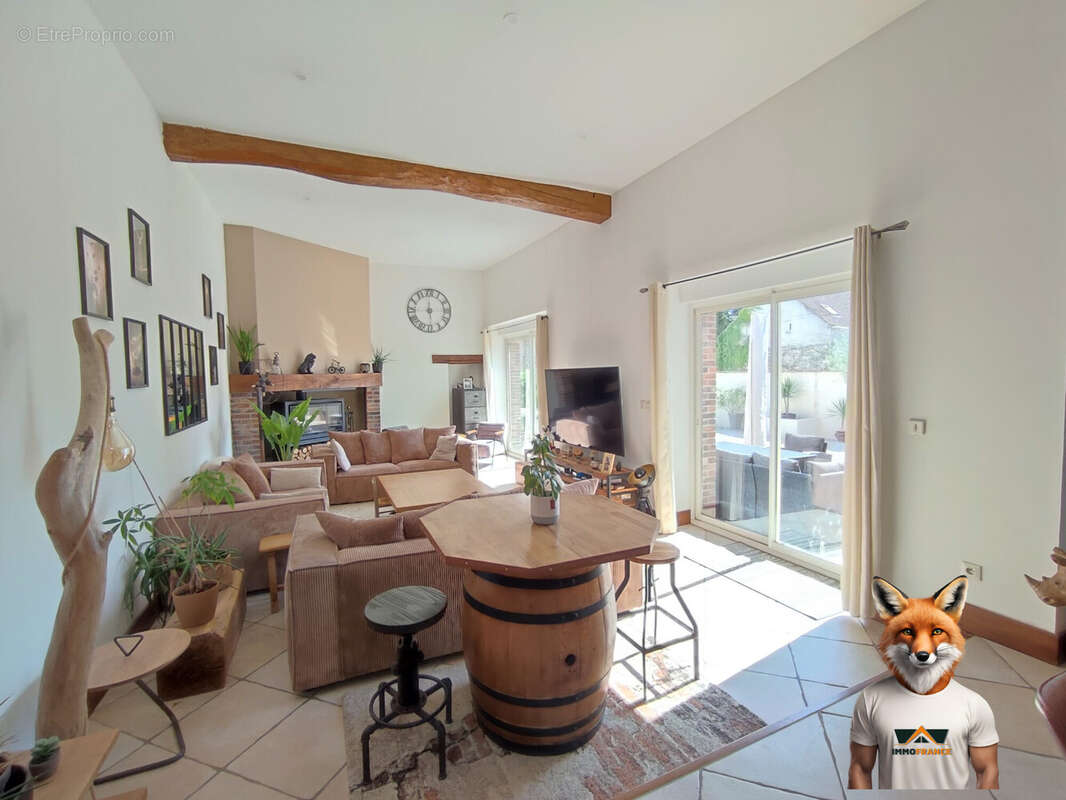 Maison à FONTAINE-MACON