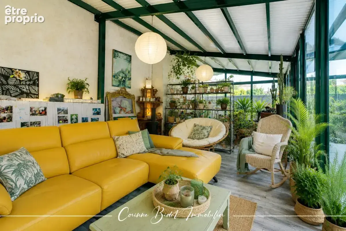 Maison 347 m² à Saint-Pierre-De-Chandieu  - photo 15