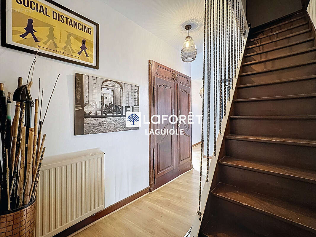 Maison à MUR-DE-BARREZ