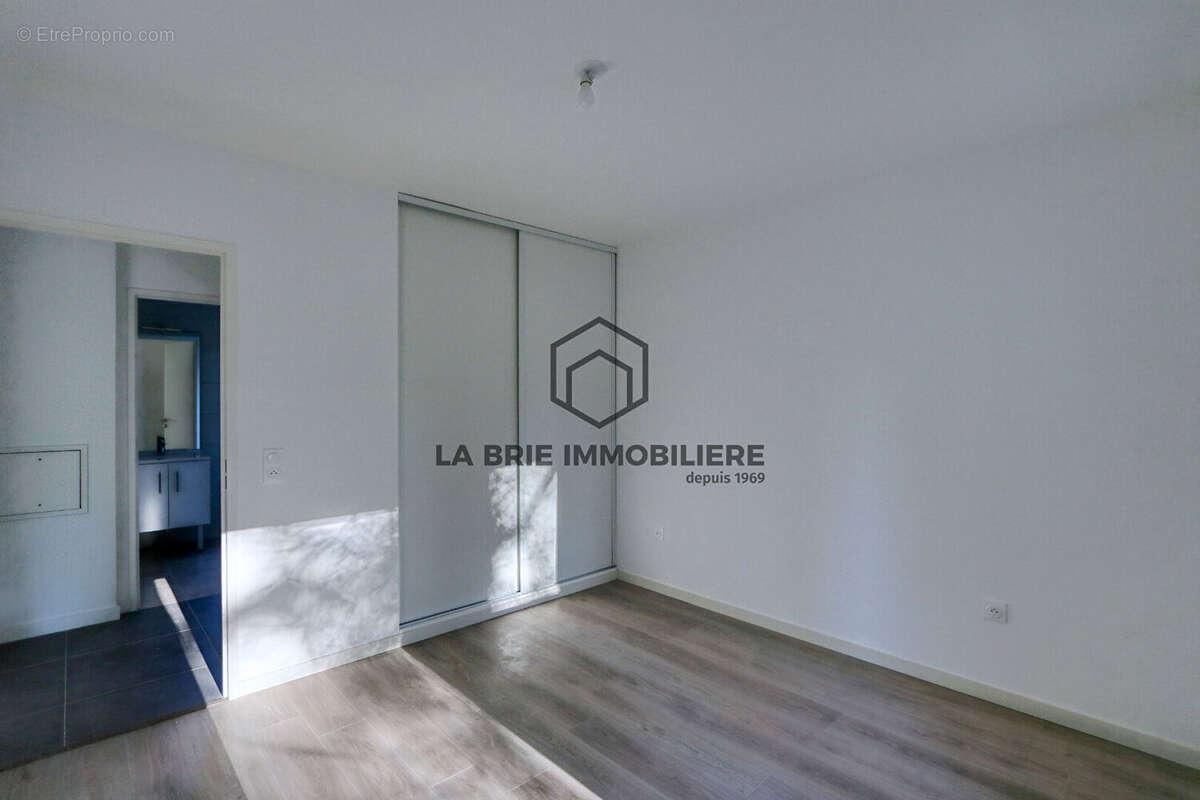 Appartement à RUBELLES