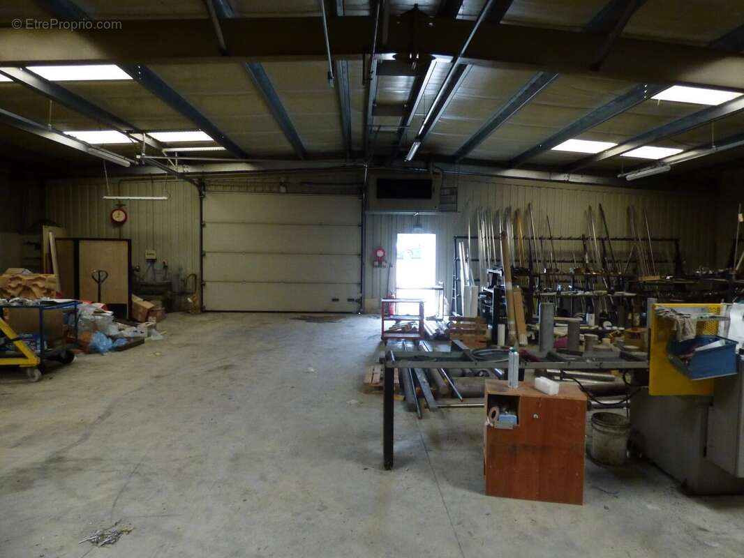 Commerce à MEREVILLE