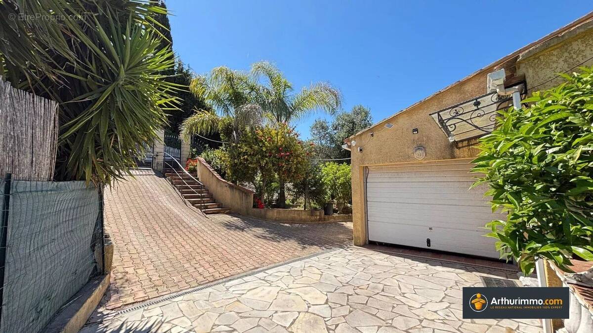 Maison à LA TRINITE