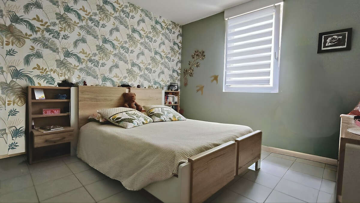 Maison à SAINT-MARTIAL-DE-MIRAMBEAU