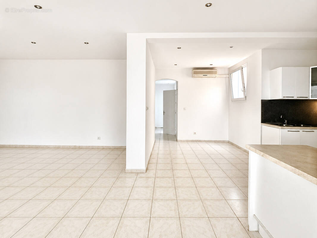 Appartement à MARSEILLE-8E