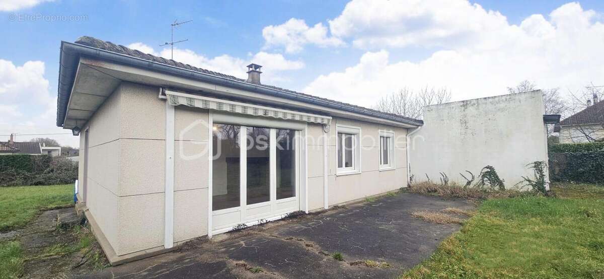 GIEN - Pavillon de plain-pied avec grand jardin clos de 1 068 m² - potentiel à exploiter - photo 3