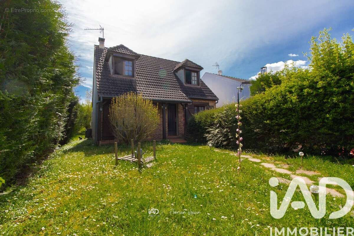 Photo 2 - Maison à JUZIERS