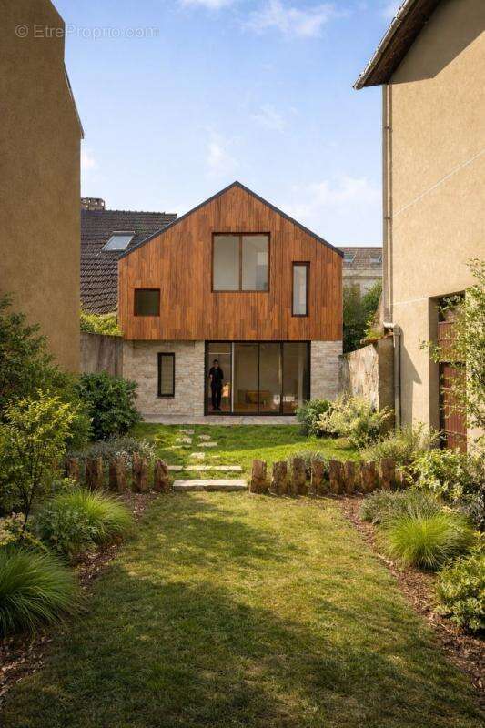 Terrain à FONTENAY-SOUS-BOIS