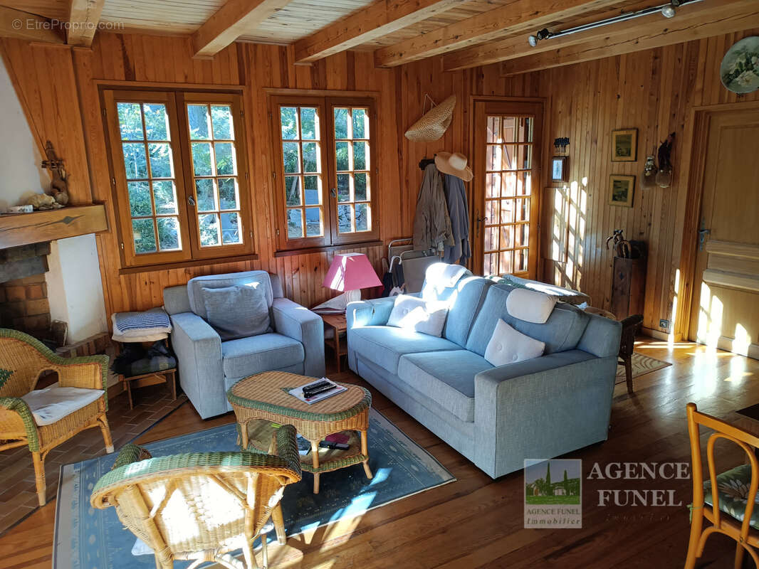 Caussols - A 15min de St Vallier-de-Thiey - Très beau chalet 4 Chambres Terrain 1665 m2 COUP de COEUR - photo 8