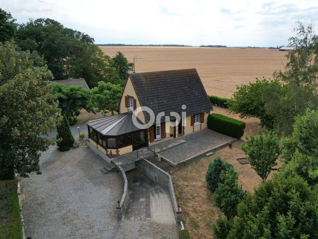 Maison à DAMVILLE