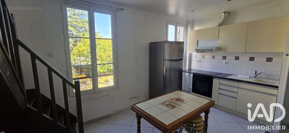 Appartement 28 m² à Villeneuve-Le-Roi  - photo 3