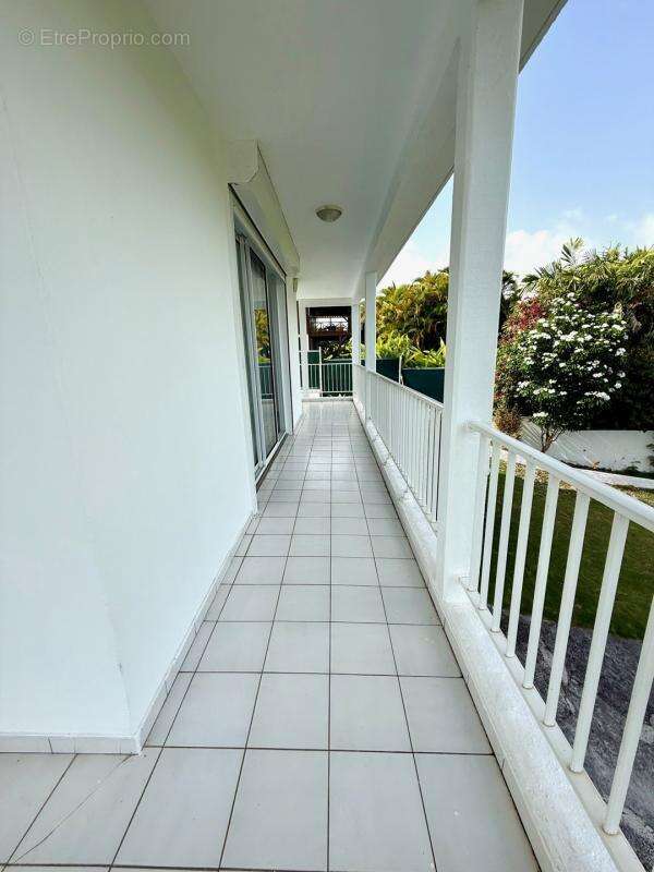 À vendre – exclusivité – maison t5 à sainte-anne (97180) - photo 18