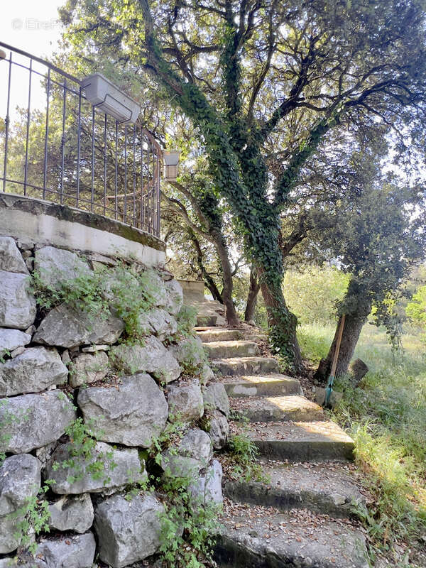 Maison à VERNEGUES