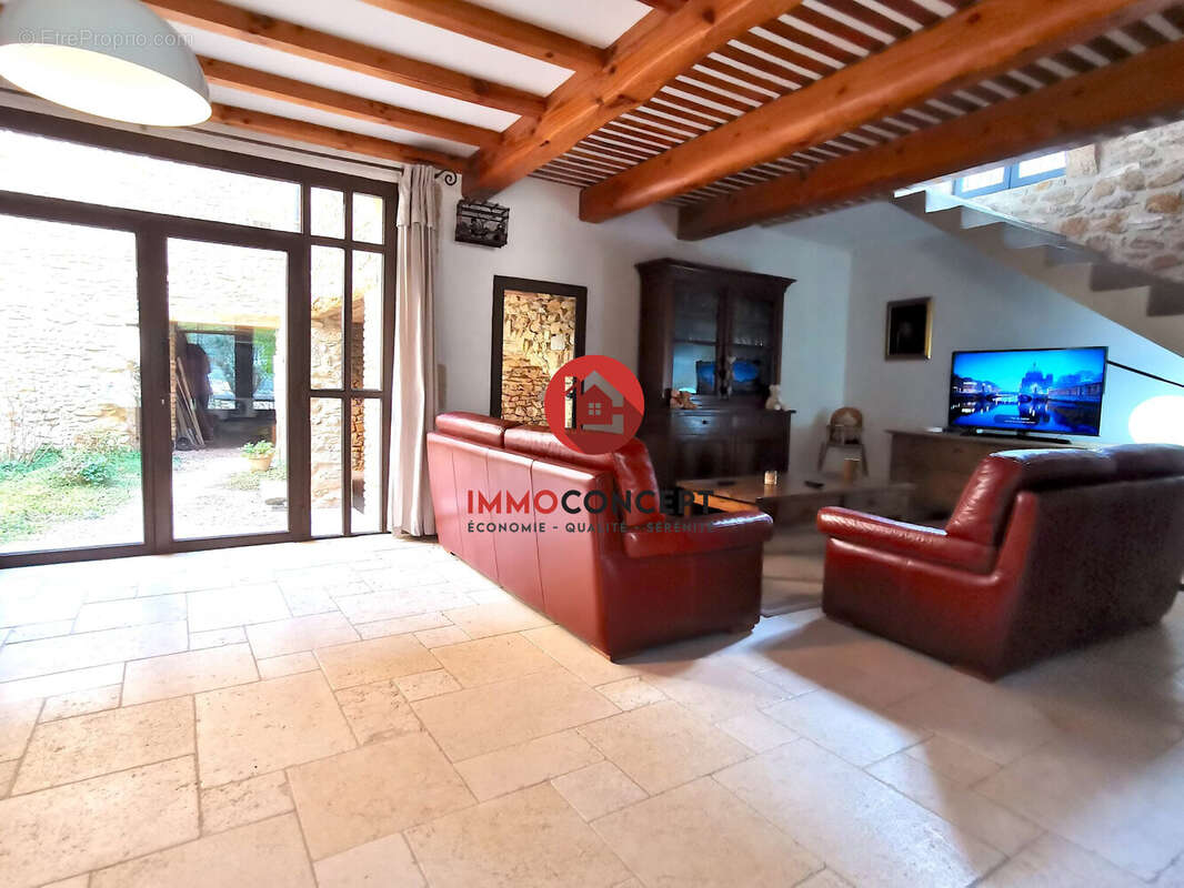 Maison à SAINT-VICTOR-LA-COSTE