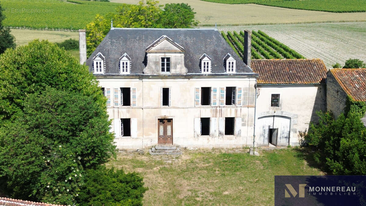 Maison de maitre a rehabiliter - photo 2