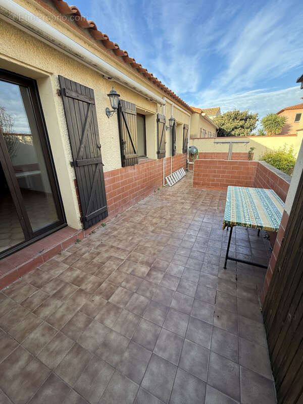 Maison à SAINT-LAURENT-DE-LA-SALANQUE