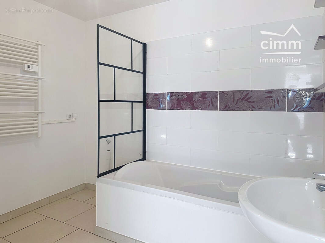 Maison 109 m² à Chateau-Renard  - photo 6