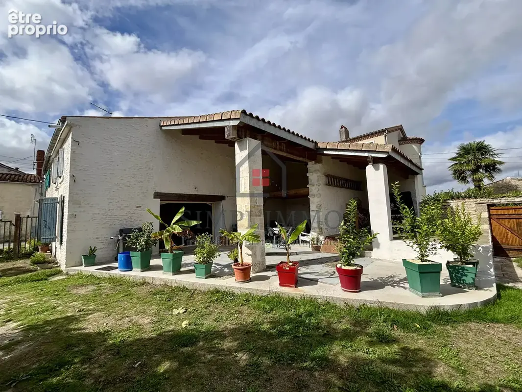 Maison à COURCON