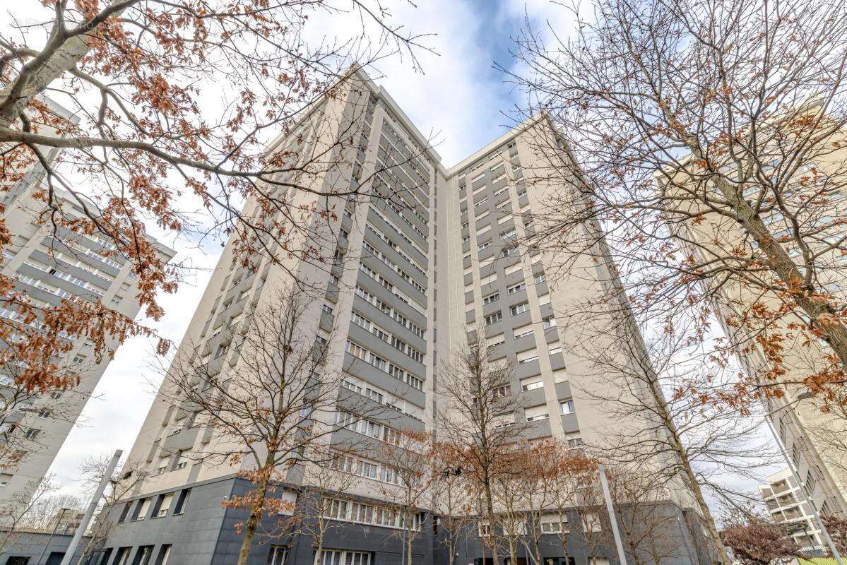 Appartement à EPINAY-SUR-SEINE