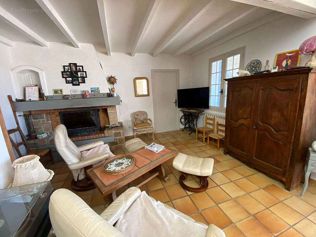 Maison type mas provençal, piscine, terrain 3300 m² - photo 10