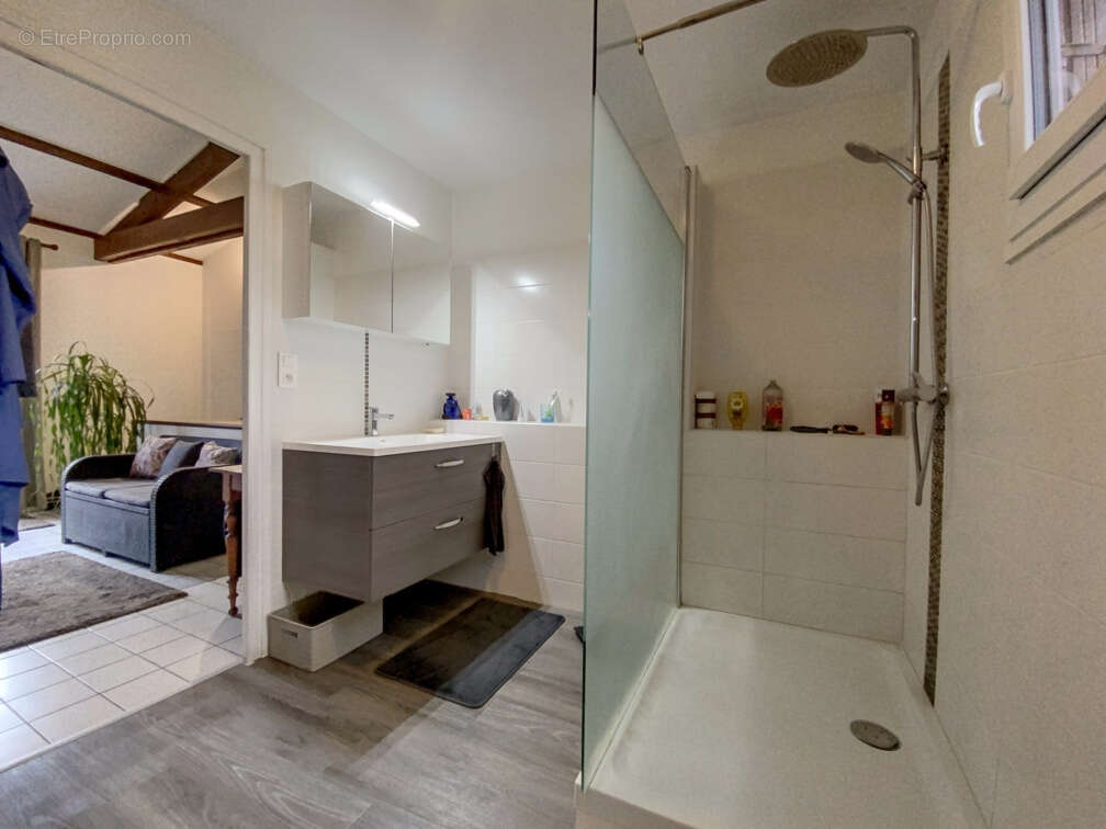 Maison à SAINT-BEAUZIRE